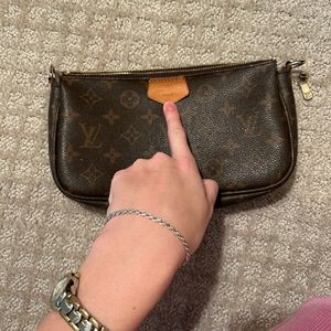 LV d*** bag (zipper broke so needs to be fixed) can buy any strap to attach